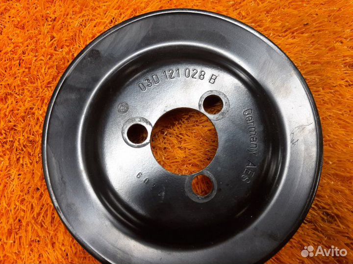 Шкив помпы Audi A3 8P CAX 2009-2013