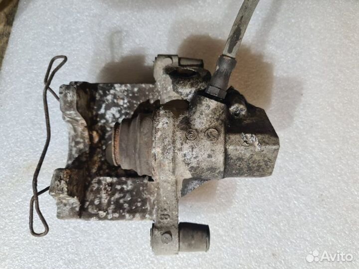 Суппорт тормозной задний Ford Focus 2 kkda 2008