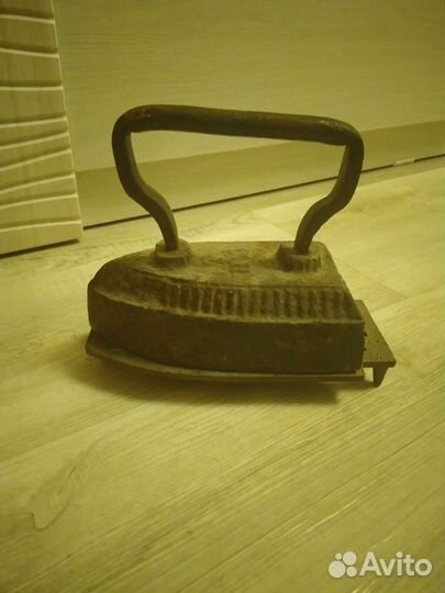 Утюг чугунный старинный