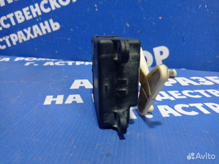 Моторчик заслонок отопителя Nissan Almera N16