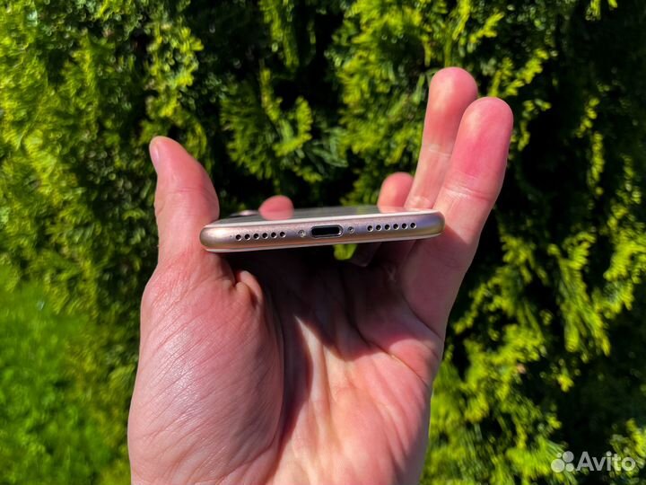 iPhone 8, 64 ГБ