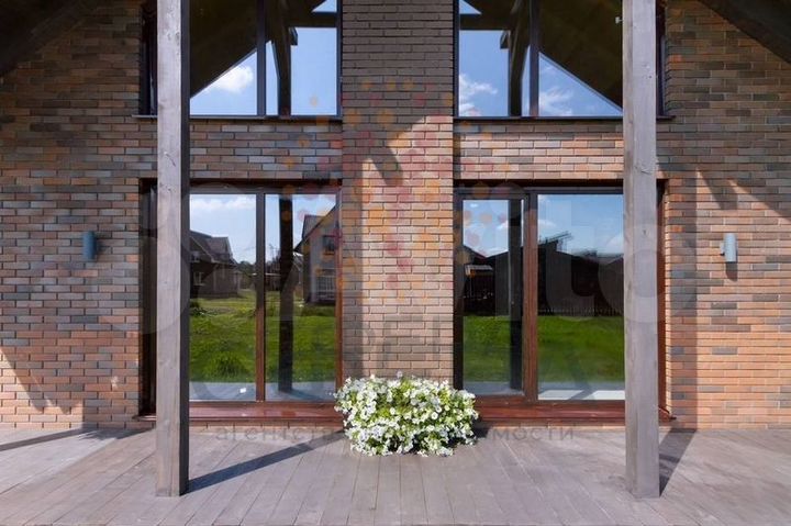 Коттедж 177,2 м² на участке 5 сот.