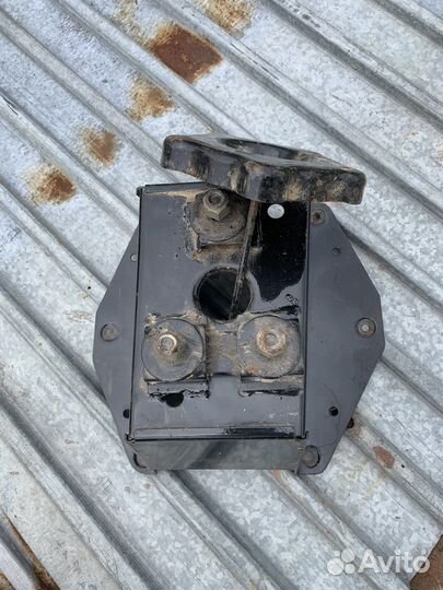 Кронштейн крепления запасного колеса УАЗ патриот