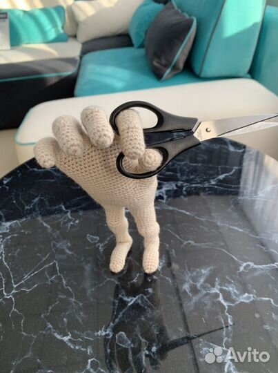 Статуэтка рукопоп