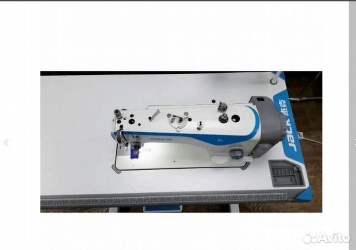 Промышленная швейная машина Jack JK-F4 со столом