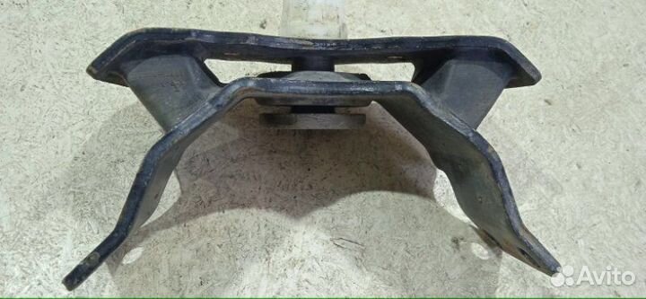 Подушка двигателя задняя правая Toyota Land