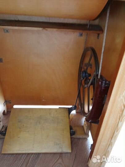 Швейная машина Подольск ножная