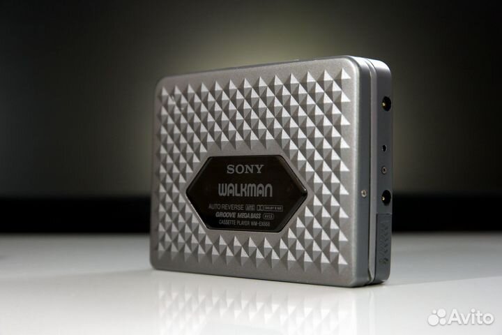 Кассетный плеер Sony Walkman WM-EX668