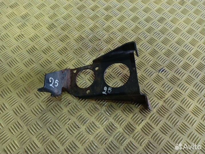 Man 81. Кронштейн осушителя камаз. Кронштейн осушителя камаз. Кронштейн осушителя. Кронштейн осушителя.