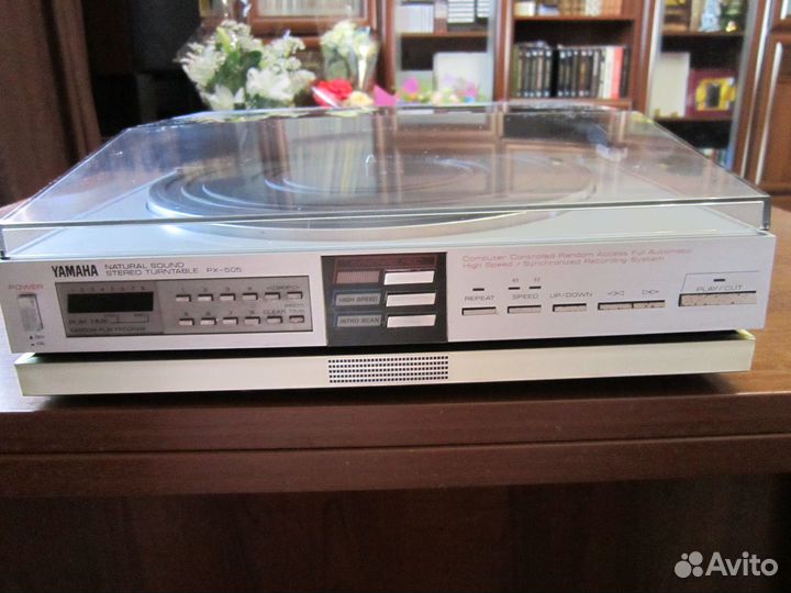 Виниловый проигрыватель Yamaha PX-505