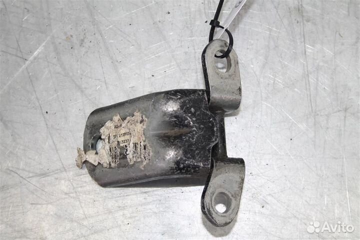 Петля двери задней левой нижняя Nissan Qashqai J10