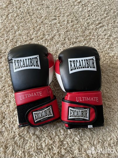 Боксерские перчатки 10 oz