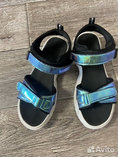 Сандалии для девочки