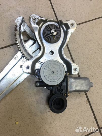 Стеклоподъемник задний правый Toyota Camry V30