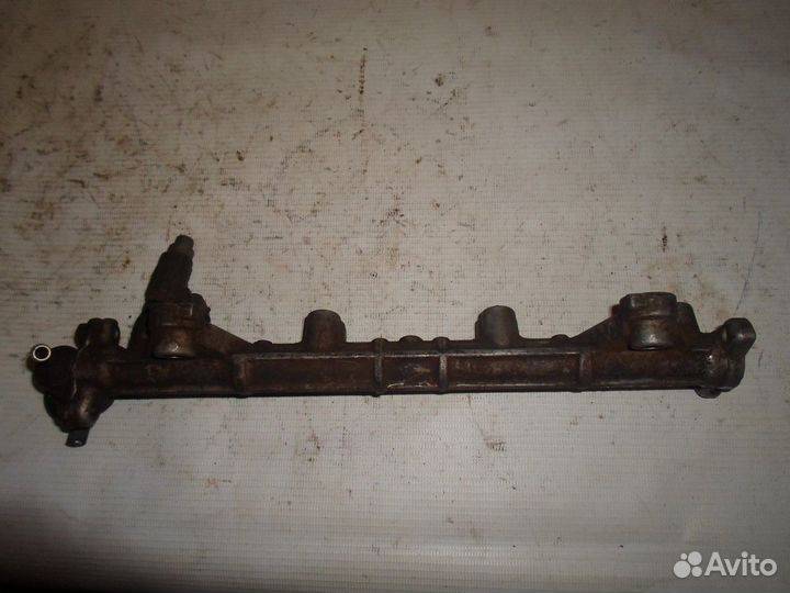 Рейка топливная (рампа) (Mitsubishi Pajero)