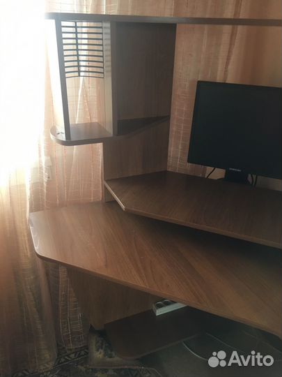 Компьютерный стол