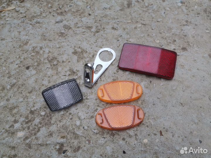 Катафоты с креплениями