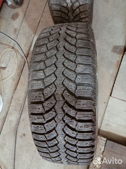 Bridgestone Blizzak Spike-01 205/55 R16
