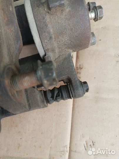 Суппорт тормозн перед левый Corolla E12 2001-2007