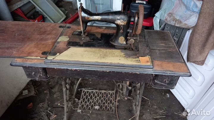 Швейная машина Singer