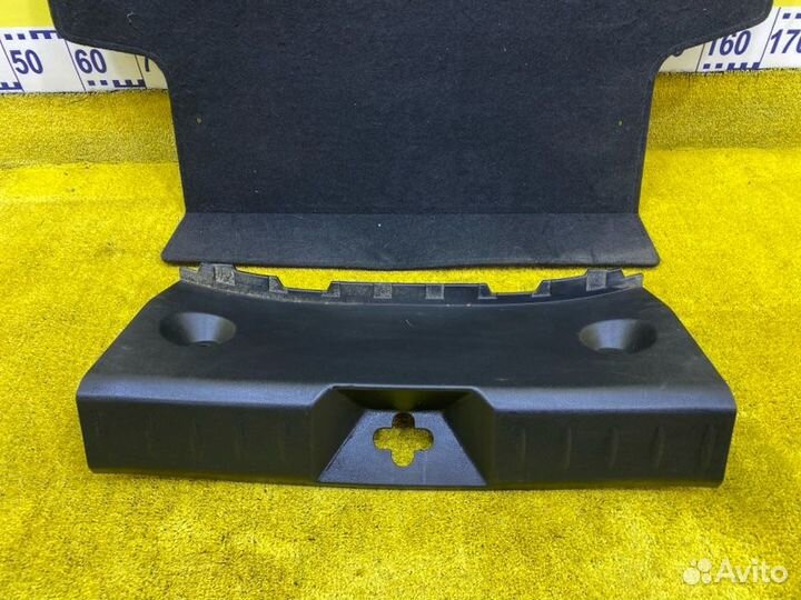 Пластик замка багажника задний Nissan Leaf AZE0 145326