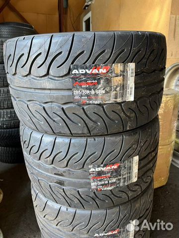Yokohama Advan Neova AD08R 285/30 R18