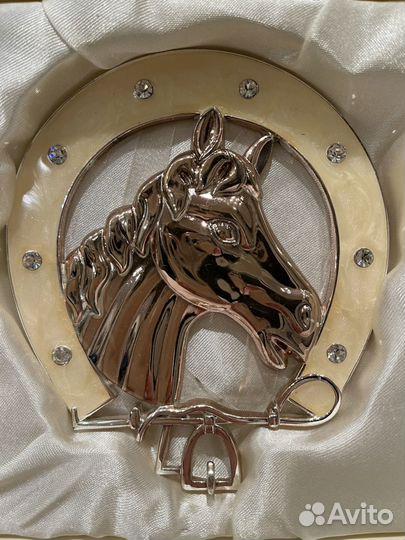 Ключница-подкова