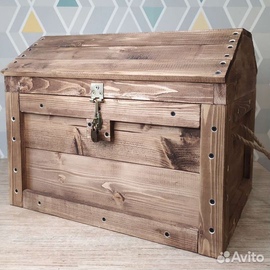 Сундук деревянный, декоративный
