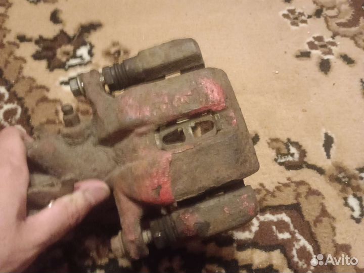 Задний правый суппорт на Хонда Цивик 4d