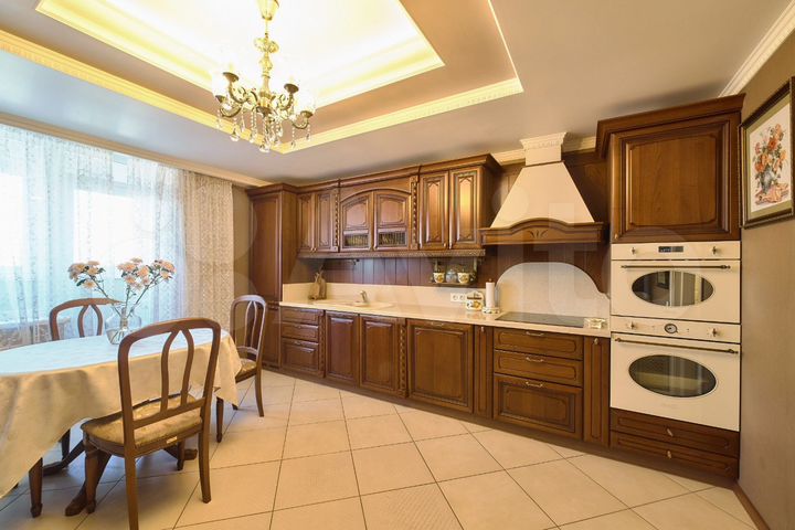4-к. квартира, 140,5 м², 21/24 эт.