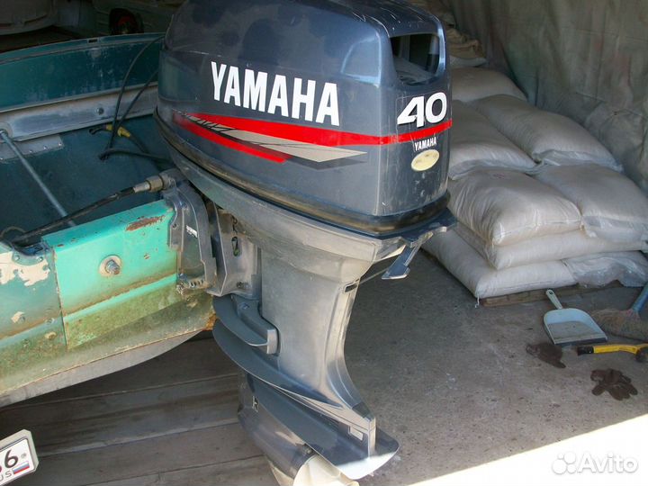 Наклейка Yamaha 40.