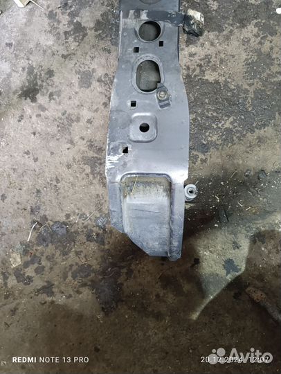 Усилитель переднего бампера focus 3