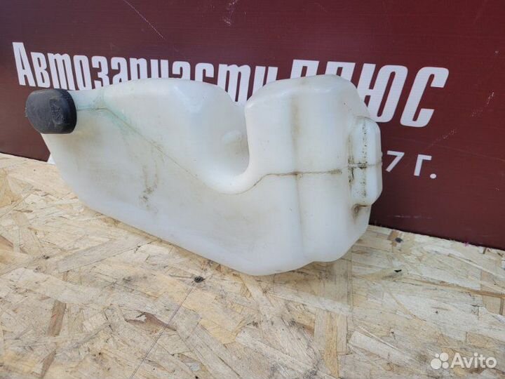 Бачок омывателя Renault Sandero