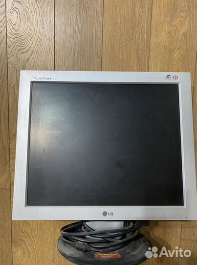 ЖК монитор LG flatron l1730s