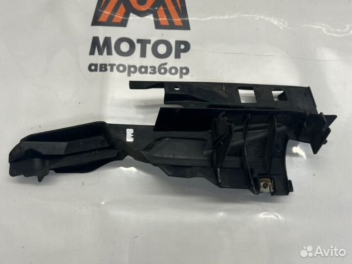 Накладка крыла передняя правая Ford Focus 3