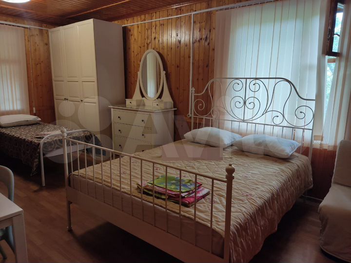 Комната 45 м², 1/3 эт.