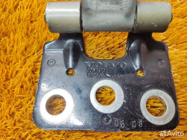 Петля двери багажника Volvo Xc90 C95 B6324S5 2008