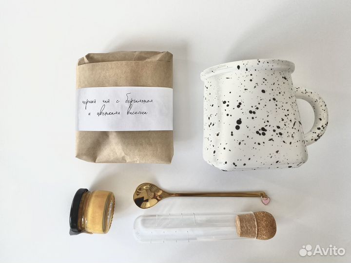 Подарочный набор бокс с чашкой, чаем и медом