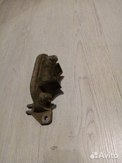 Кронштейн опора крепления кпп коробки передач Rena