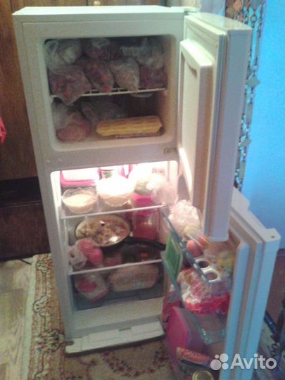 Продам холодильник HI