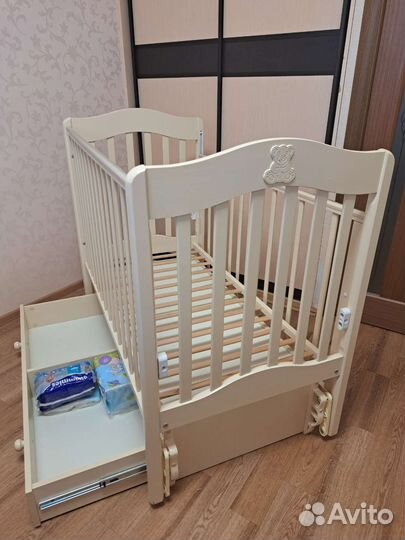 Детская кроватка с матрасом