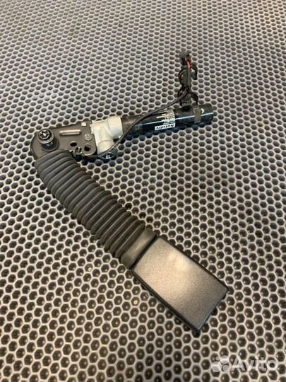 Преднатяжитель ремня безопасности передний правый