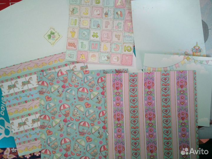 Для скрапбукинга наклейки, много бумаги, цветы