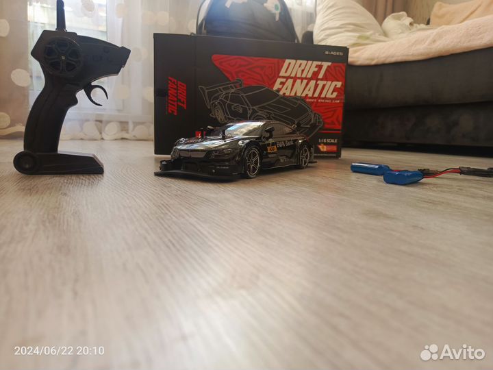 Машинка на радиоуправлении дрифт