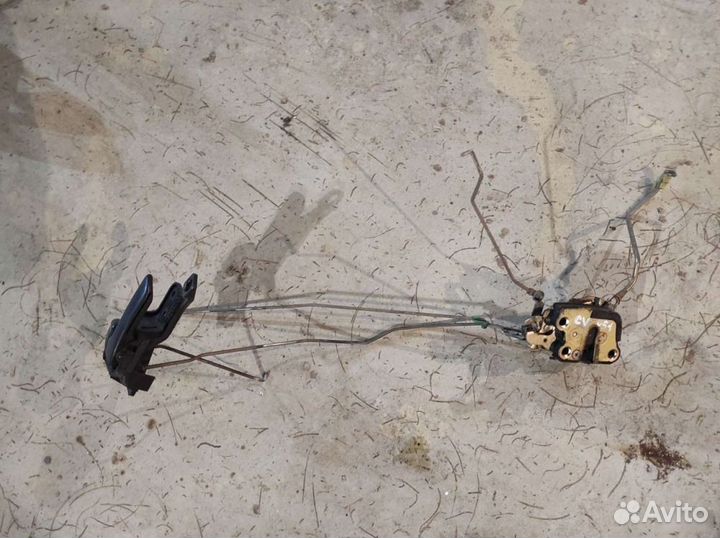 Ручка внутренняя передняя левая Toyota Vista CV40