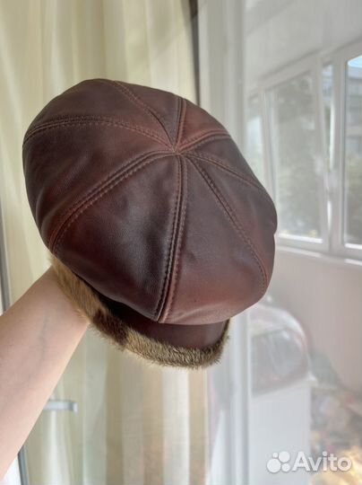 Берет кожаный женский