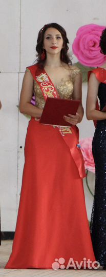 Вечернее платье