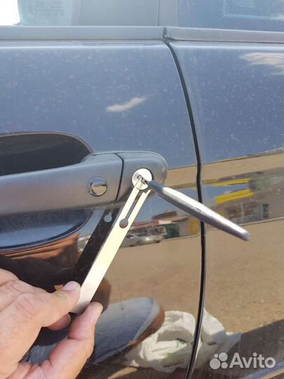 Вскрытие автомобилей, дверей, замков, машин