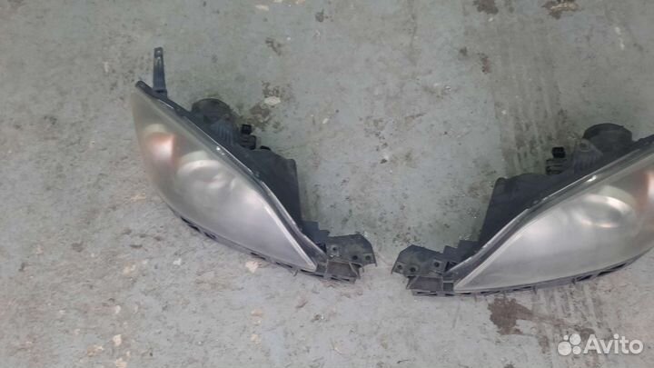 Фара ксенон Мазда 3 хэтчбек