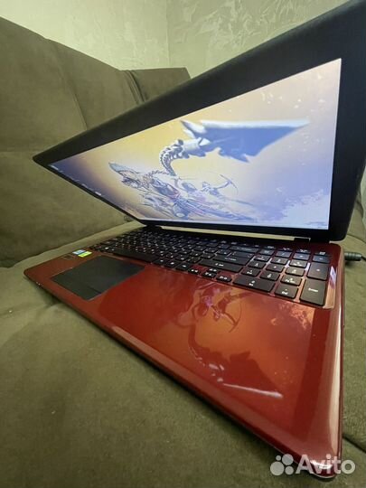 Яркий мощный игровой Ноутбук